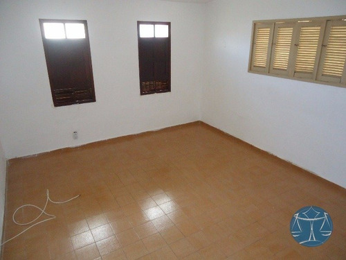 Imagem 7 de 15 de Cod.11925 - Casa Com Tres Quartos Em Candelaria - V-11925