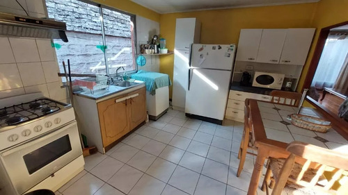 Comoda Casa De Un Piso A Pasos De Estacion De Tren