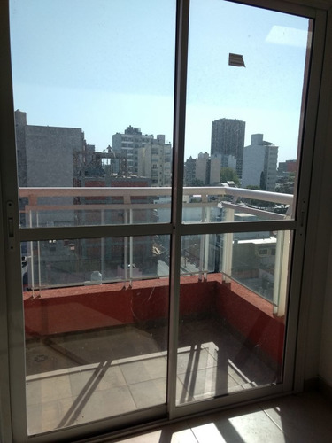 Imagen 8 de 14 de Vendo Departamento 2 Amb Muy Amplio Frente C/renta
