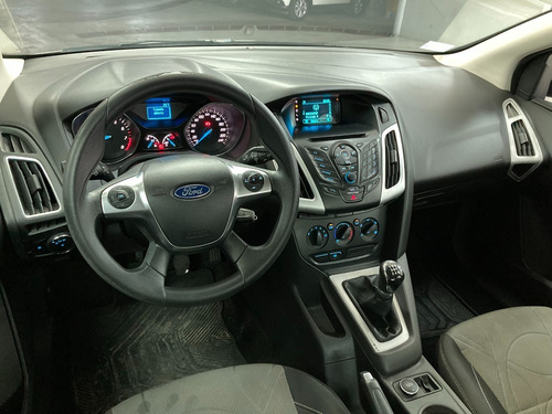 Imagen 10 de 15 de Ford Focus S 4p 1.6l N Mt S 2015