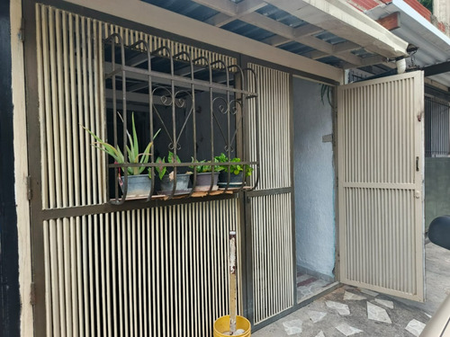 Casa En Venta En Guatire Castillejo De Un Nivel Economica Acogedora En Calle Cerrada Cerca Del Hospital Conjunto Residencial Mucuchies Con Terraza Patio Techado