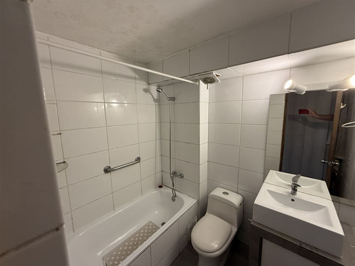 Departamento En Venta De 2 Dorm. En Las Condes