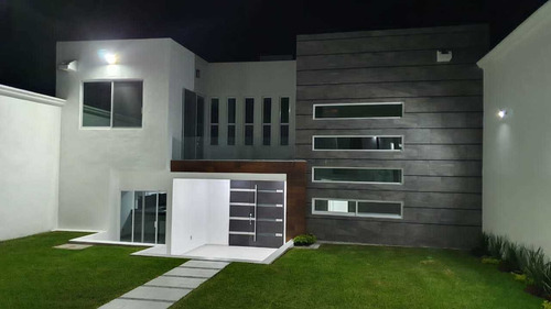 Imagen 1 de 14 de Preciosa Casa En El Centro De Oaxtepec, Aplica Crédito