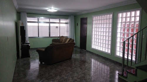 Sobrado Com Três Quartos E Três Banheiros