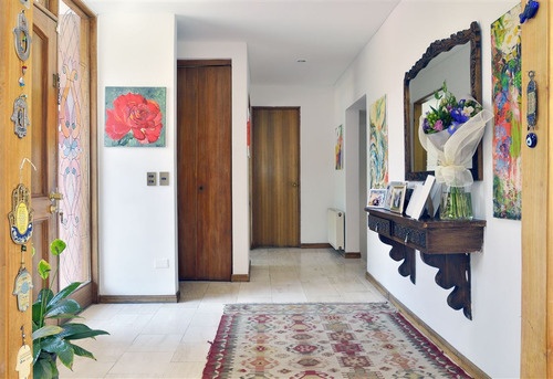 Casa En Venta De 5 Dorm .san Carlos Apoquindo Las Condes