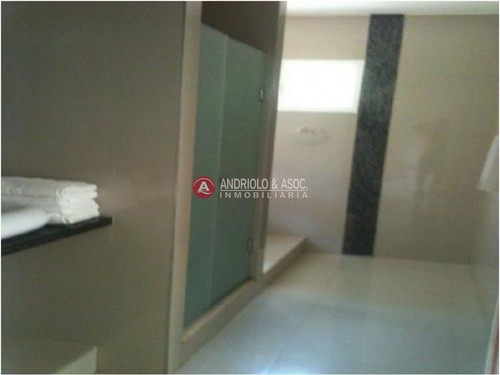 Casa En Impecable Estado Zona De Punta Ballena- Ref: 5549