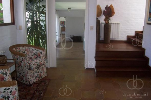 Imagen 9 de 12 de Punta Del Este, Mansa, Chalet De 5 Dormitorios Y Servicio, Piscina - Ref: 54153