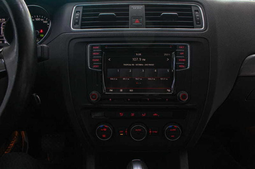Imagem 14 de 15 de Volkswagen Jetta Cl Af 2018