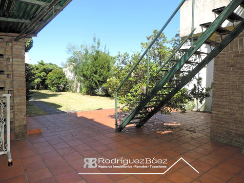 Venta Casa 3 Dormitorios 2 Baños Garage Jardin Fondo Verde