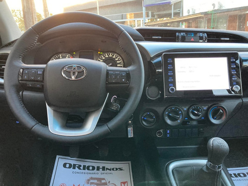 Imagen 12 de 15 de Toyota Hilux D/cabina 2.8 Tdi Sr 4x4 0km My2023 C/ Crucero