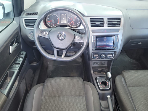 Volkswagen Fox 1.6 Connect Total Flex I-motion 5p