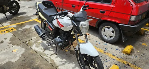Akt Ne 125. No Tiene Soat Ni Tecno, Pero Esta Lista