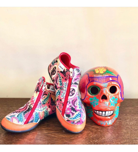 Imagen 2 de 10 de Zapatillas Abotinada Te Para Tres Modelos Únicos De Diseño
