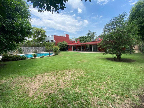 Imagen 2 de 15 de Venta De Casa En Cuernavaca, Exclusiva Zona, 7 Recamaras