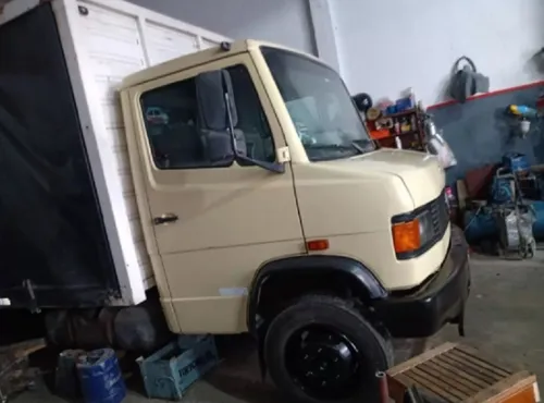 Camión Mercedes Benz 913 Año: 1.993