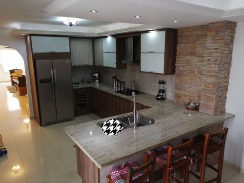 Imagen 9 de 19 de Thown House Urb. Villas Del Sol (marco Valencia 04243431163)