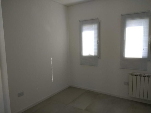 Excelente Casa Sobre Lote Interno - Araucarias - Puertos