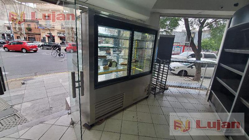 Venta Local Av Directorio Esq Lafuente Esquina, 82 M2 5 Vidrieras