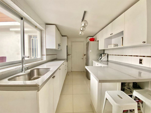 Remodelada: Club Manquehue /luis Carrera / Luis Pasteur