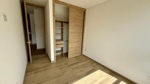 Apartamento En Venta En Loma Del Escobero. Cod V12705