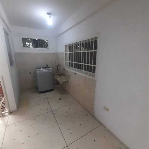 Apartamento En Alquiler/ Sector El Piñonal Maracay/ Pg1112