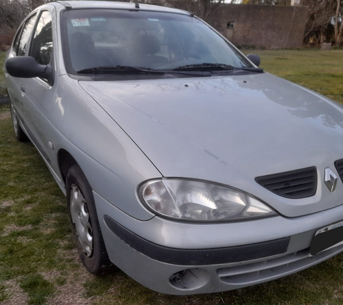Renault Megane 1.9 I Tric Pack Plus