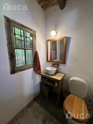 Venta | Pintoresca Casa Rustica De 4 Dorm C/jardin | Barrio Residencial La Bota