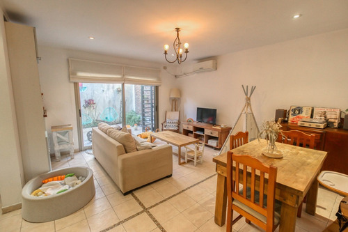 Dúplex De 3 Dormitorios En Venta La Plata. Patio
