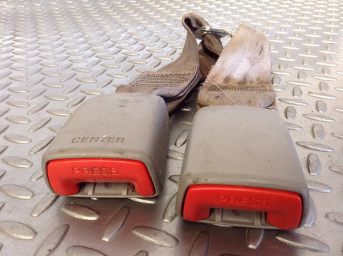 Hembras Contra Cinturón Trasero Central Toyota Corolla 03-08