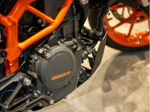 Imagen 9 de 25 de Ktm Duke 390 Gris Usado Seleccionado