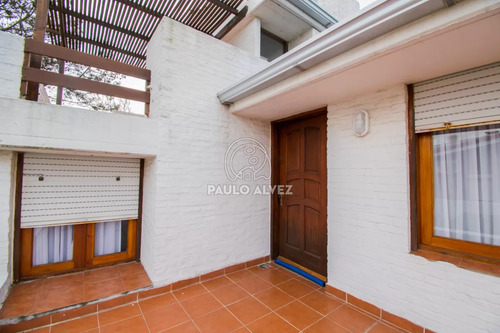 Casa En Alquiler Temporal, Frente Al Mar. Ideal Para Disfrutar En Verano.