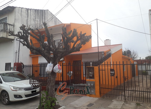 Casa + Departamento En Venta Nahuel Huapi 1200 Ituzaingo