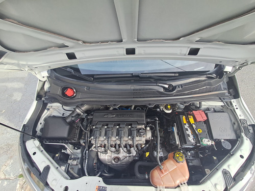 Chevrolet Onix ONIX HATCH LT 1.4 8V FLEXPOWER 5P AUT.