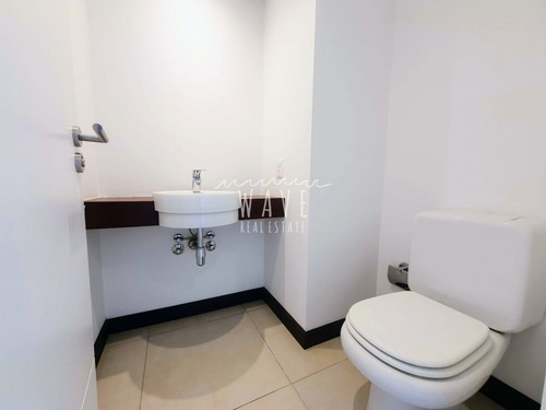Imagen 8 de 30 de Venta De Apartamento Penthouse Dúplex De 4 Dormitorios Y 6 Baños En Suite, Frente Al Mar En Punta Del Este.