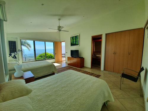 Venta Casa Lindavista Con Enorme Jardín, Alberca Climatizada, Jacuzzi, Palapa Y Totalmente Amueblada Y Equipada En Fracc Rancho San Diego Ixtapan De La Sal Edomex