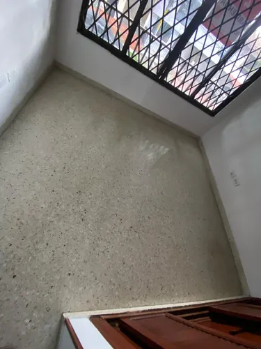 Alquiler De Apartaestudio En El Barrio Capri