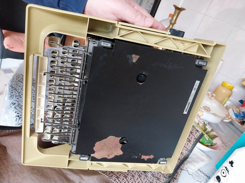 Máquina De Escribir Olivetti Lettera 25 En Su Estuche (Usado)
