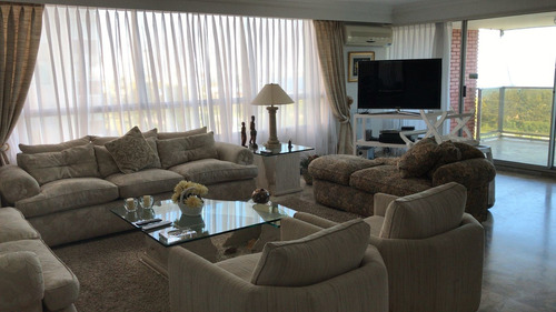 Alquilo Apartamento A Metros Del Mar