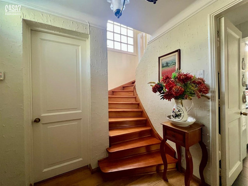 Casa En Venta De 5 Dorm. En Providencia