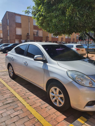 Nissan Versa 1.6 Advance
