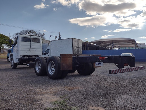 Imagem 11 de 15 de Caminhão Truck No Baú Mb 1513