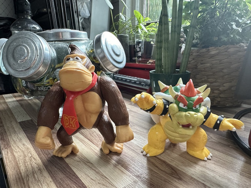 Miniatura Donkey Kong Nintendo + Koopa Bowser 