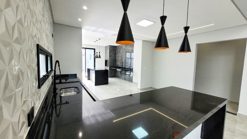 Casa No Condomínio Ouroville Para Venda, 3 Dorm. Com Suíte - Taubaté / Sp