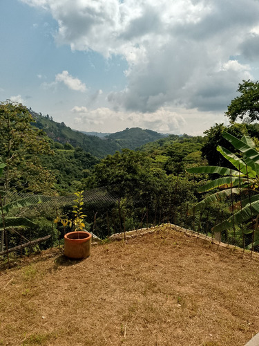 Se Vende Terreno En La Unión El Hatillo 725m2