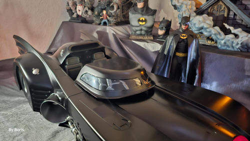 Hot Toys Batman 89 Michael Keaton (Usado)