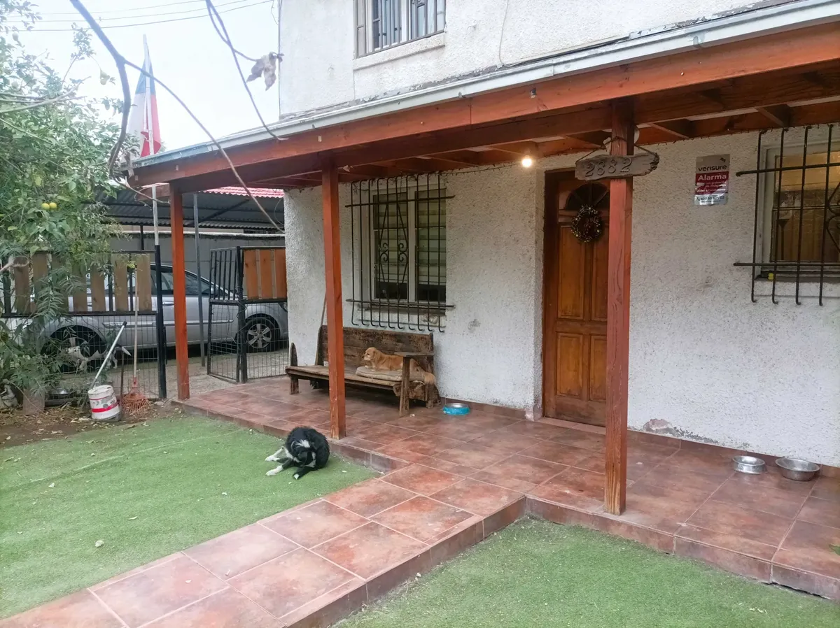 Imagen 2 de 26 de Amplia Casa En Diagonal Santa Elena. Lira (173194)