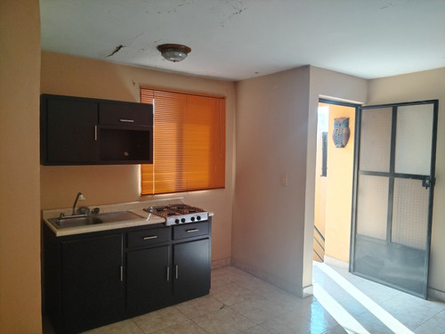 Sr Vende Amplia Y Bonita Casa De 4 Recámaras En Col. Gertrudis Sánchez