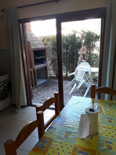 Imagen 13 de 27 de Complejo De Duplex Con Pileta Climatizada