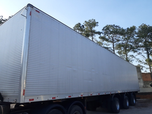 Vanderleia Bau Truck Art 2012 30 Pallets Com Pneus