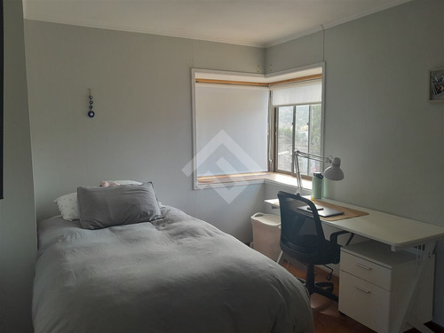 Casa En Venta De 4d Y 3b En Sector Valencia, Quilpué